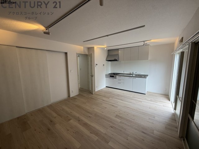 居室・リビング　南向き11帖のリビングです♪