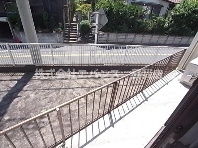 バルコニー　陽当たり良好なバルコニーです