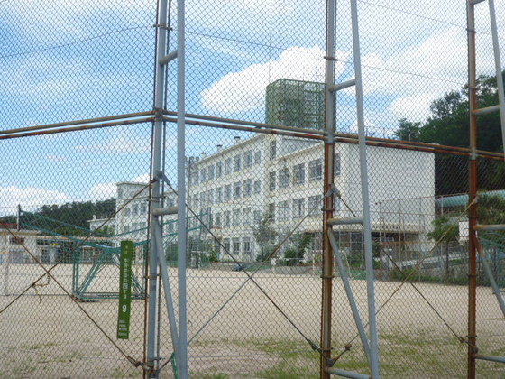 小学校　広島市立早稲田小学校（小学校）まで768m