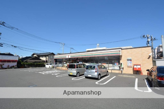 コンビニ　セブンイレブン（コンビニ）まで394m