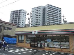 コンビニ　セブンイレブン荒川1丁目店（コンビニ）まで74m