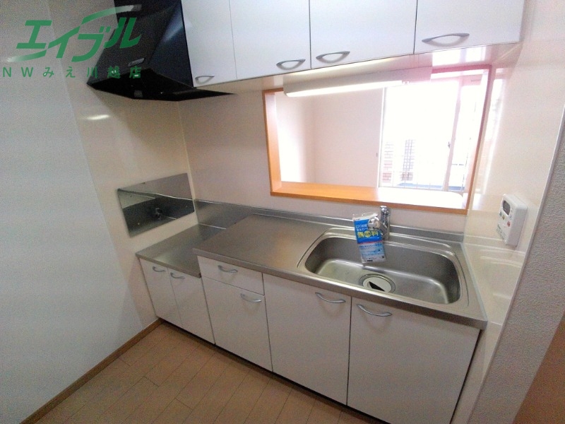キッチン　同型参考写真です