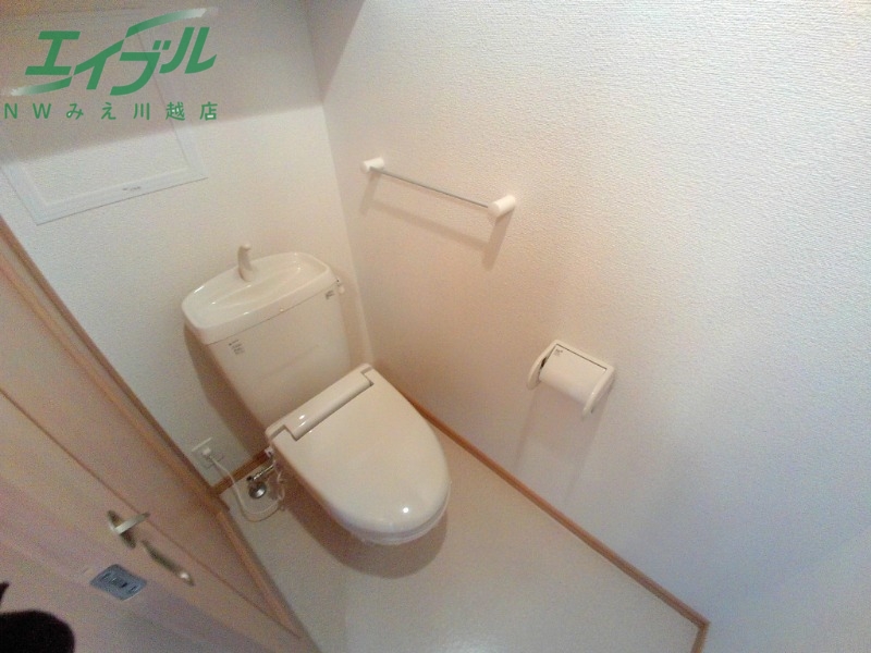 トイレ　同型参考写真です