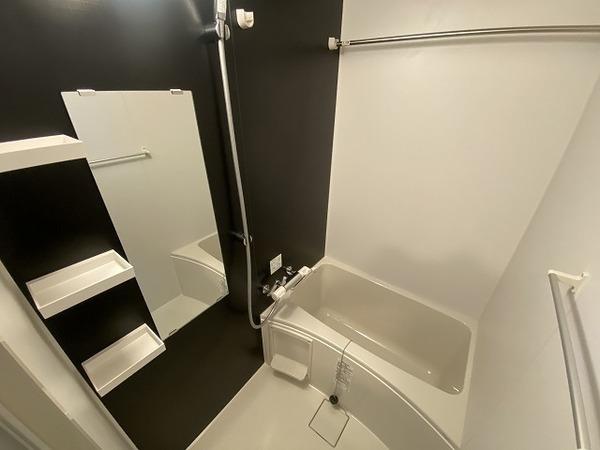 バス・シャワールーム　浴室乾燥機付き！