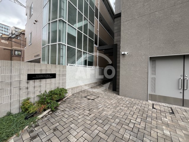 エントランス　CEREJEIRA江坂　エントランス