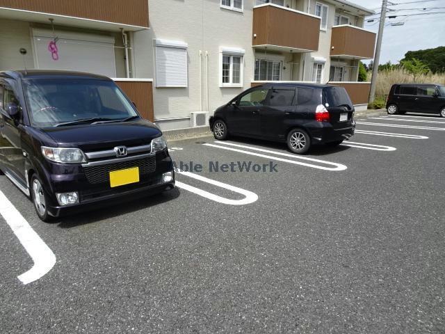 駐車場　駐車場