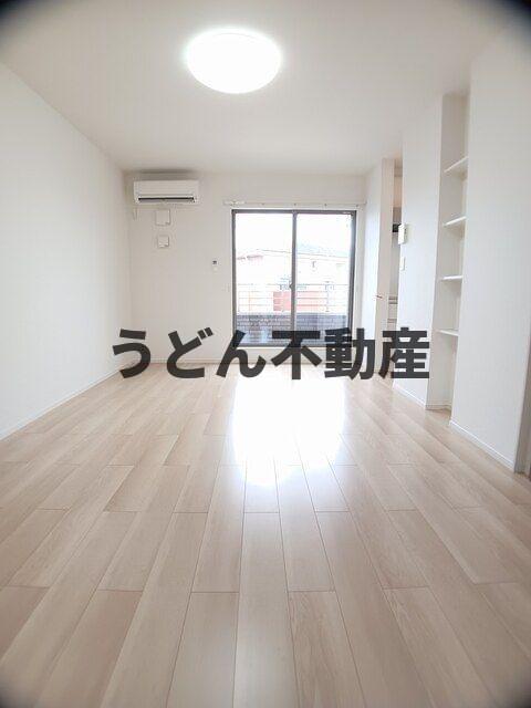 居室・リビング　うどん県のお部屋探しはうどん不動産へ うどんちゃんとLINE