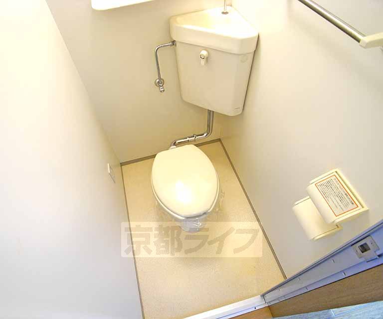 トイレ　清潔感溢れるトイレです。