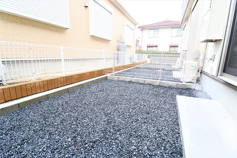 庭　リビングの開口部からは専用庭に出られます。