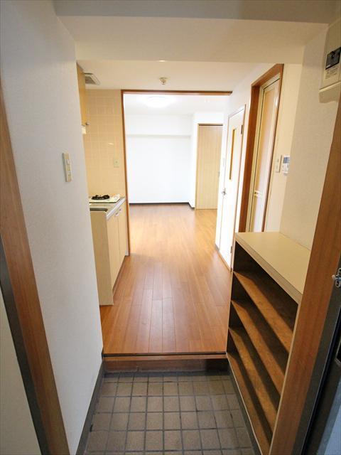 玄関　松山市山越　グランアルブル山越II　玄関