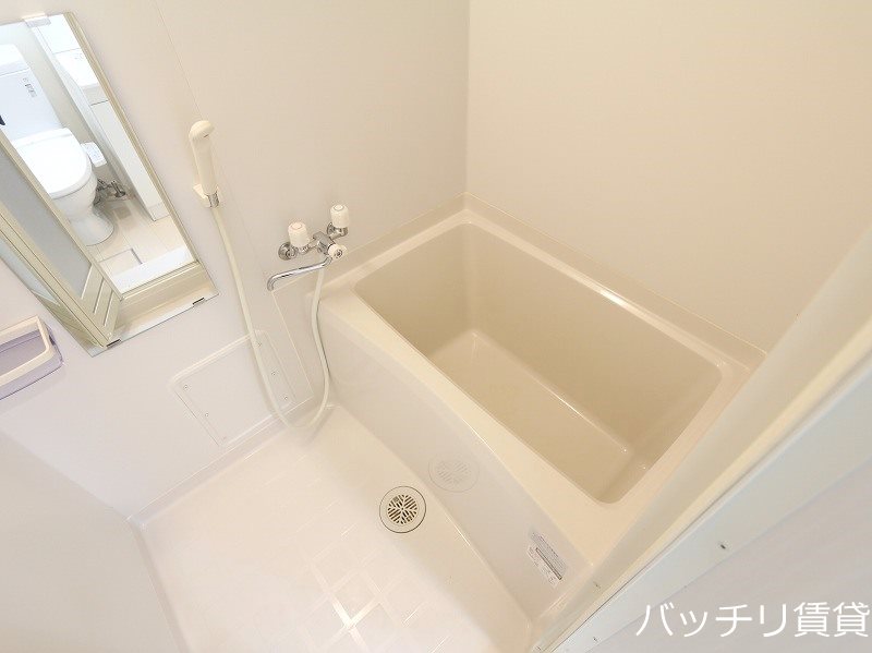 バス・シャワールーム　※同型タイプ写真の為現状優先。