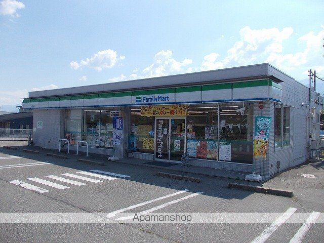 コンビニ　ファミリーマート　大町常盤店（コンビニ）まで590m