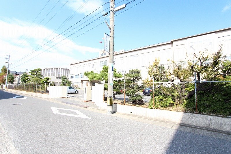 高校・高専　愛知県立松蔭高校（高校・高専）まで1057m
