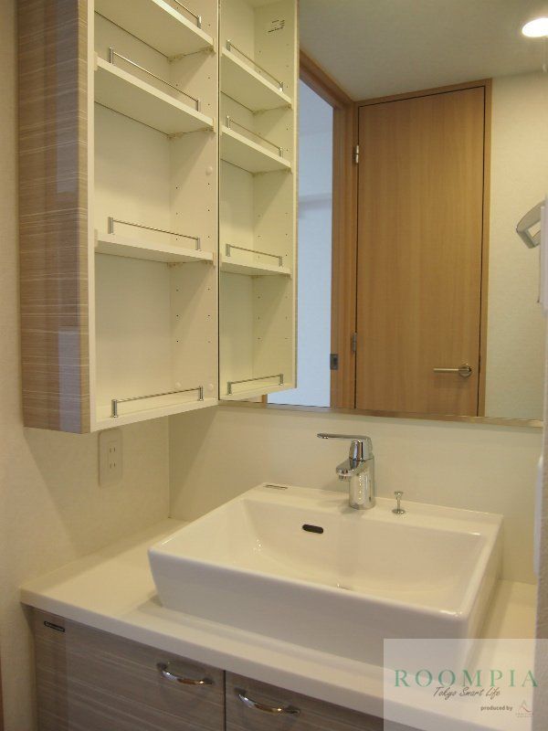 洗面設備　※写真は同タイプの別のお部屋です