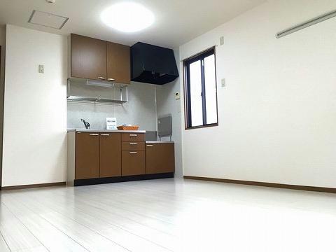 居室・リビング　室内写真は別部屋の写真です。