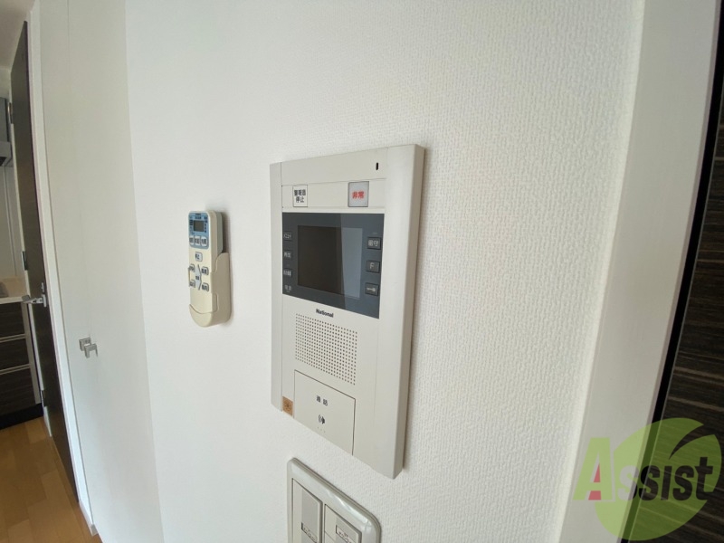 セキュリティ　ＴＶモニター付インターホンです。来客者の顔が見えるので安心！