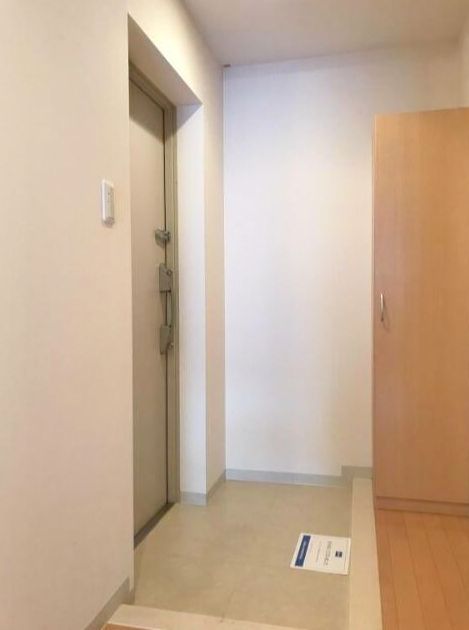 玄関　※別部屋の参考写真です。