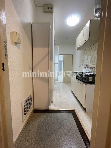 玄関　同マンション内・別居室参考写真