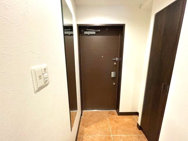 玄関　同マンション同間取り他部屋の写真