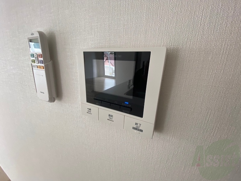 セキュリティ　ＴＶモニター付インターホンです。来客者の顔が見えるので安心！