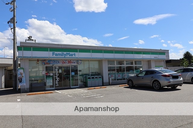 コンビニ　ファミリーマート（コンビニ）まで376m