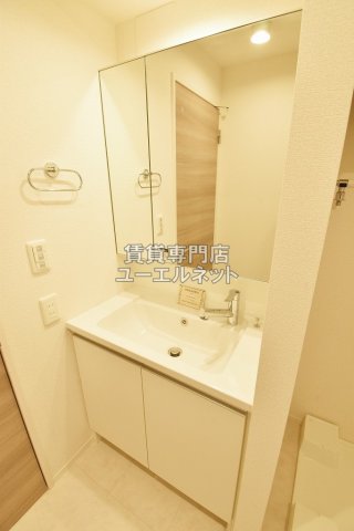 洗面設備　シャワー付洗面台