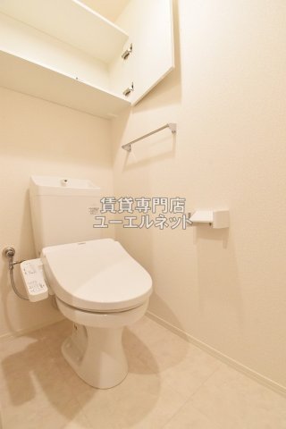 トイレ　温水洗浄便座付き
