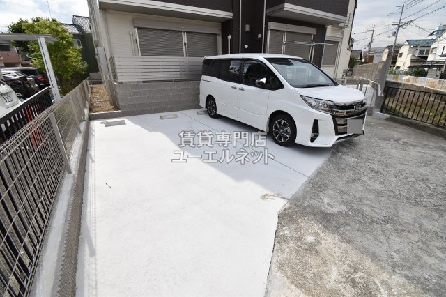 駐車場　敷地内駐車場