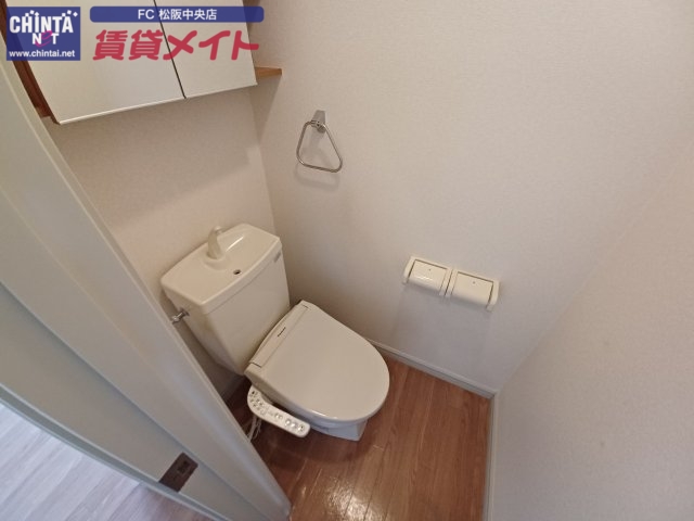 トイレ　同型参考写真