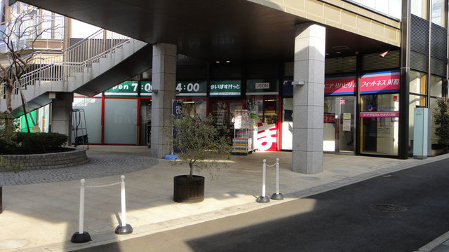 スーパー　まいばすけっと川和町駅前店（スーパー）まで744m