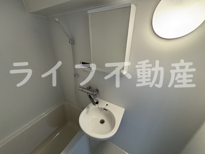 洗面設備　コンパクトで使いやすい洗面所
