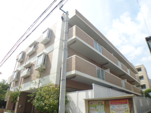 建物外観　オートロック付マンション。