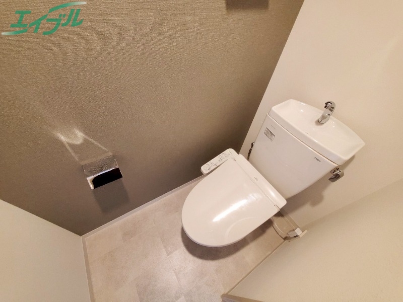 トイレ　同型参考写真