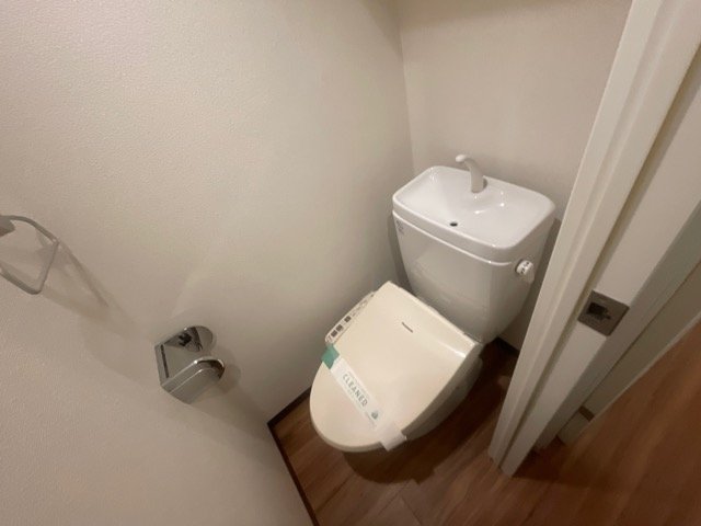 トイレ　※別部屋の参考写真です。
