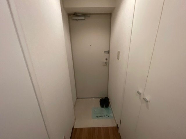 玄関　※別部屋の参考写真です。