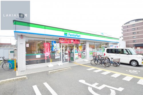コンビニ　ファミリーマート 遠里小野二丁目店（コンビニ）まで402m
