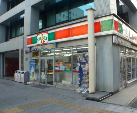 コンビニ　サンクス中央明石町店（コンビニ）まで158m