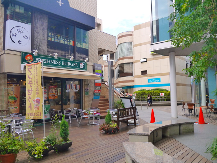 飲食店　フレッシュネスバーガー（飲食店）まで700m