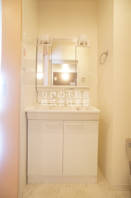 洗面設備　※補修前のお写真です