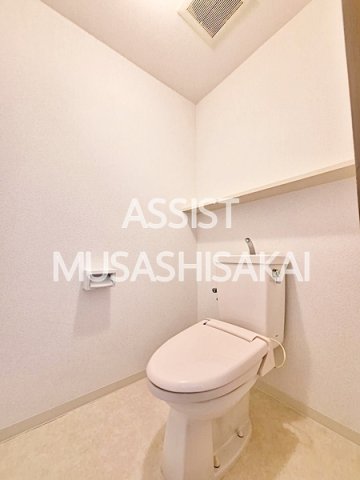 トイレ　写真：設備同仕様の別物件です