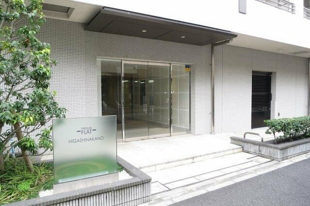 エントランス　ゆとりのあるエントランスです
