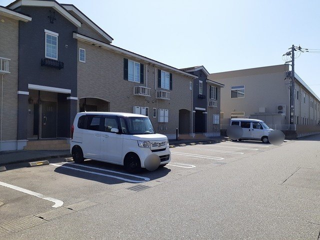 駐車場　駐車場完備です