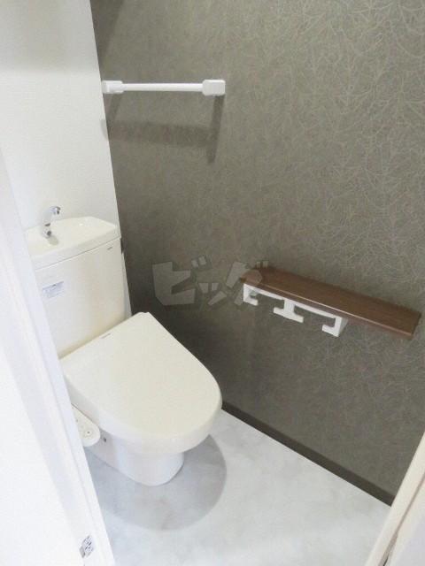 トイレ　嬉しいウォシュレット付きのトイレ！便座温かいですよ♪