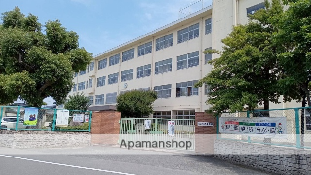 中学校　福岡市立中学校曰佐中学校（中学校）まで757m
