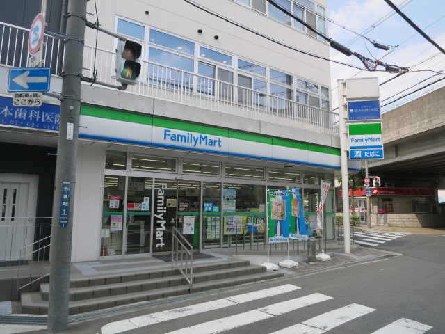 コンビニ　ファミリーマート 茨木竹橋町店（コンビニ）まで158m