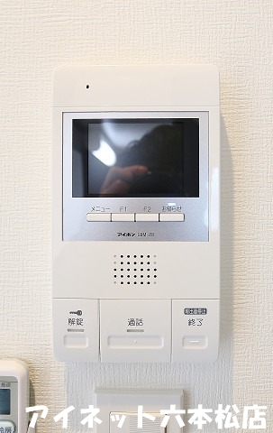セキュリティ　モニタ付きインターホンで安心。