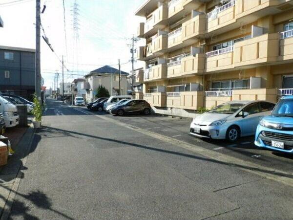 駐車場　駐車場