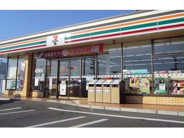コンビニ　セブンイレブン山口小郡仁保津店（コンビニ）まで527m