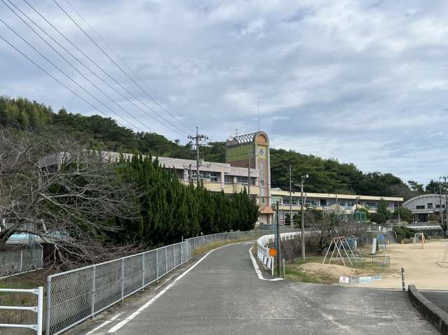 小学校　岡山市立千種小学校（小学校）まで1500m