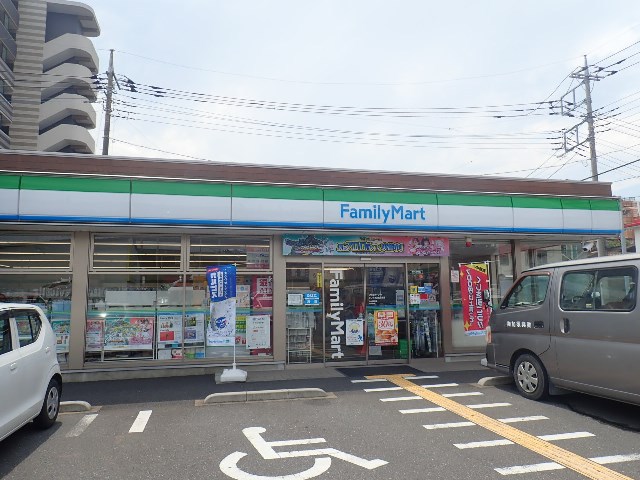 コンビニ　ファミリーマート（コンビニ）まで474m